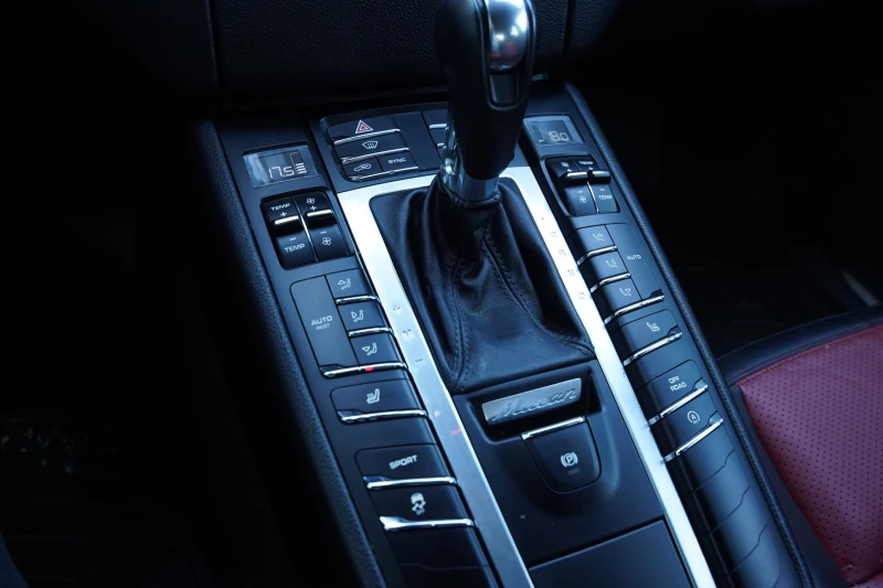Porsche Macan S  С РЕГИСТРАЦИЯ & АВТО КРЕДИТ, снимка 6 - Автомобили и джипове - 53260171
