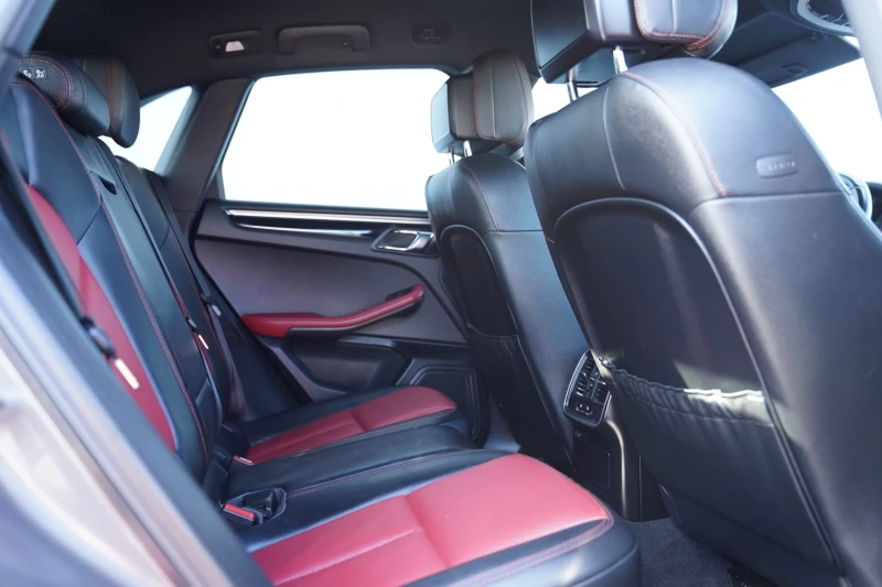 Porsche Macan S  С РЕГИСТРАЦИЯ & АВТО КРЕДИТ, снимка 8 - Автомобили и джипове - 53260171