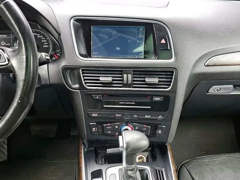Audi Q5 3.0 TDI Quattro, снимка 14 - Автомобили и джипове - 55130937