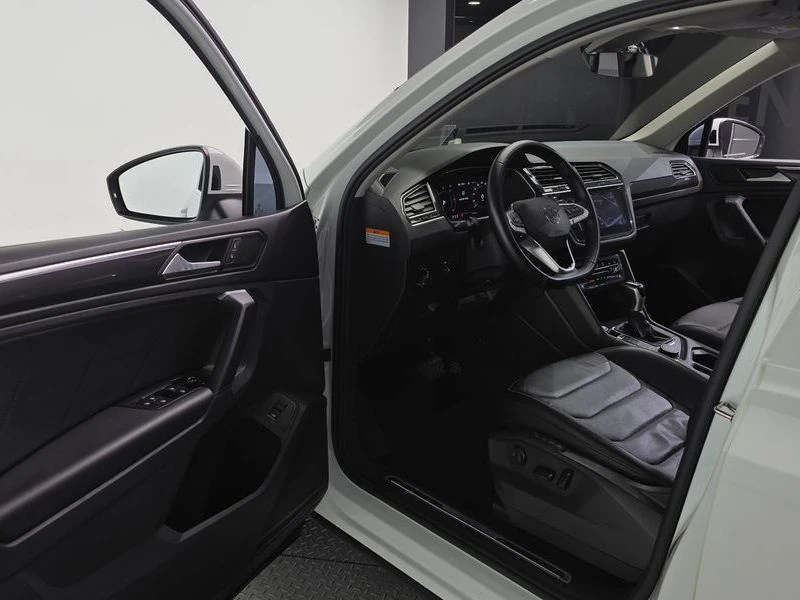 VW Tiguan 2.0 TDI 4Motion Prestige| 150к.с., снимка 10 - Автомобили и джипове - 56199869