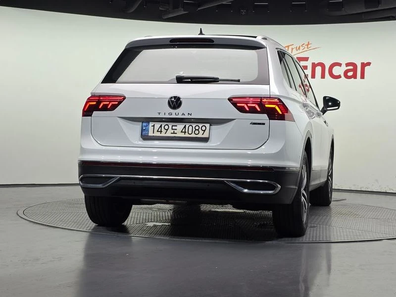 VW Tiguan 2.0 TDI 4Motion Prestige| 150к.с., снимка 4 - Автомобили и джипове - 56199869