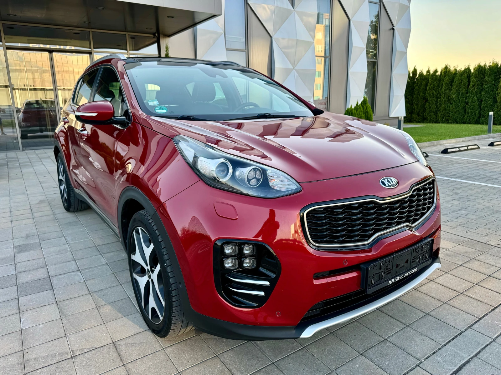 Kia Sportage GT-LINE-4X4-ОБДУХВАНЕ-ПАНОРАМА-КАМЕРА-ПАМЕТ-JBL- - изображение 3