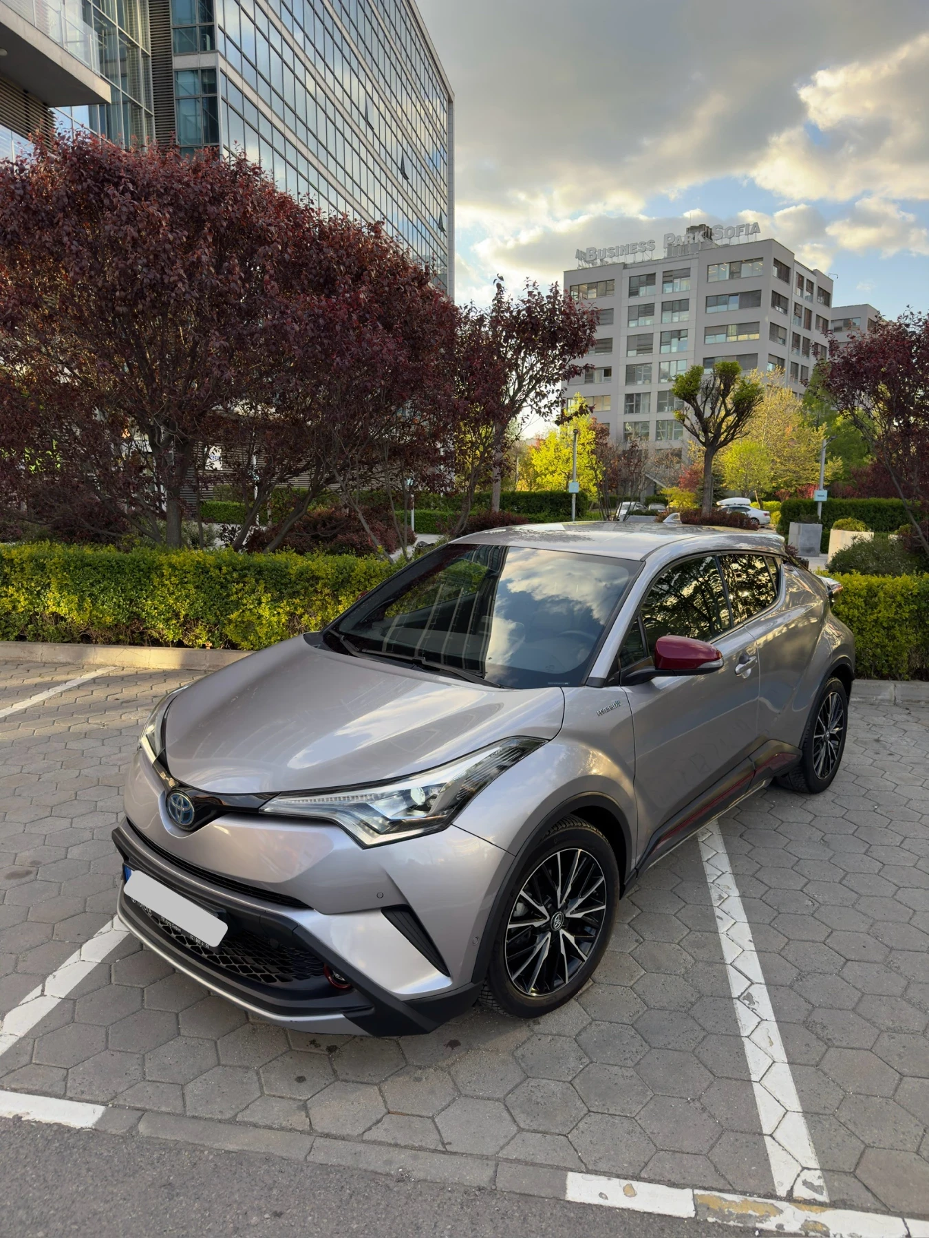 Toyota C-HR Гаранционна /От Тойота/Без инциденти LUXURY - изображение 4