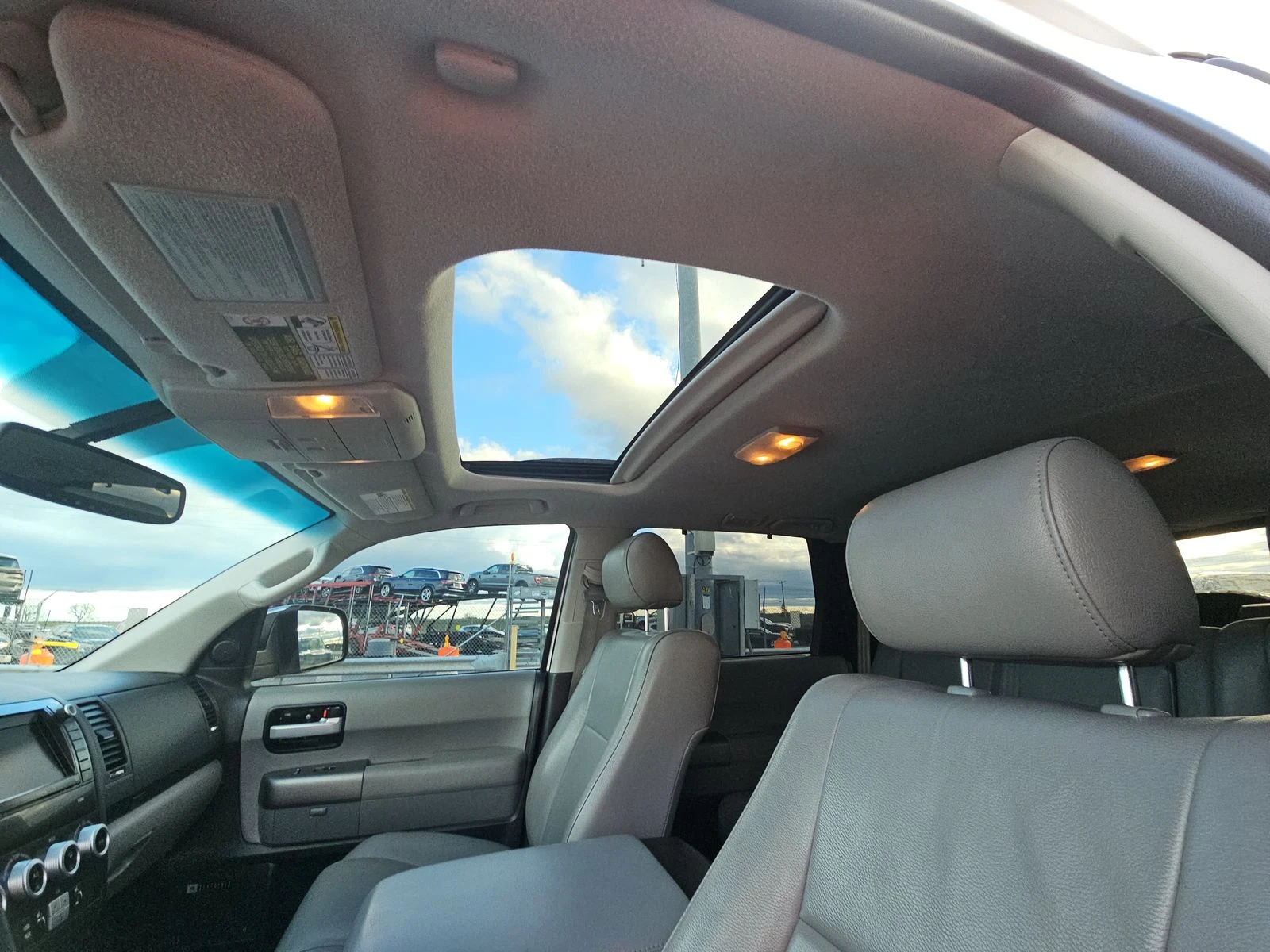 Toyota Sequoia LIMITED* 5.7* V8* �������* ������* ������ | Mobile.bg � ����������� 15