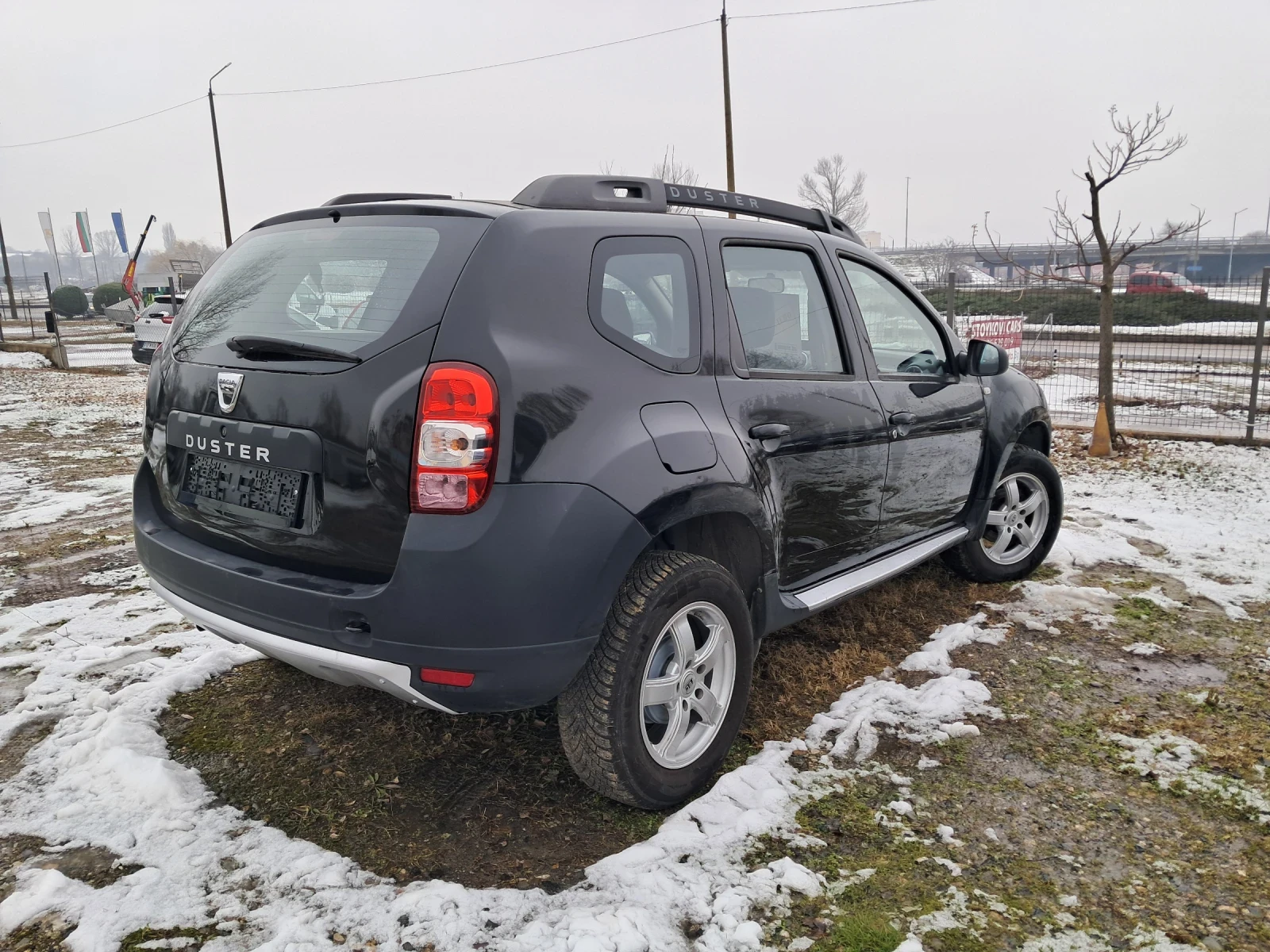 Dacia Duster 1.6 I 105 KS GPL LAUREATE - изображение 5