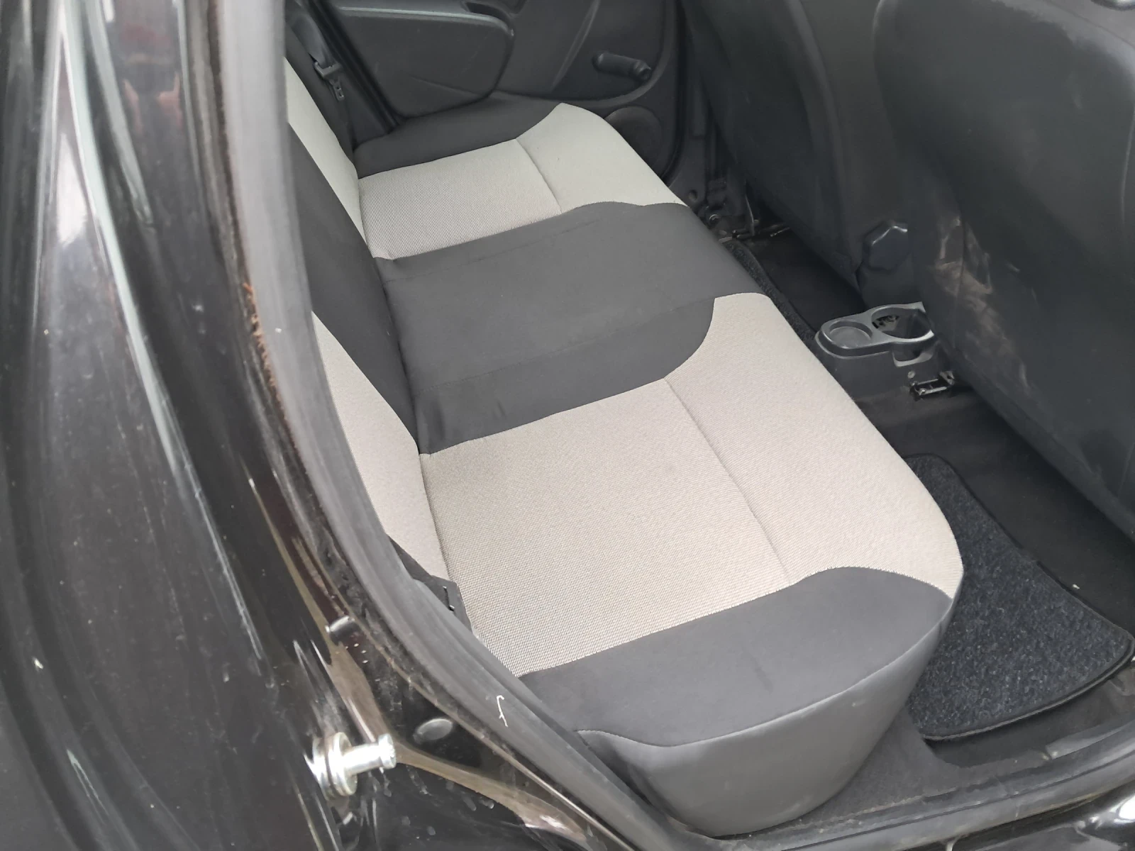 Dacia Duster 1.6 I 105 KS GPL LAUREATE - изображение 10