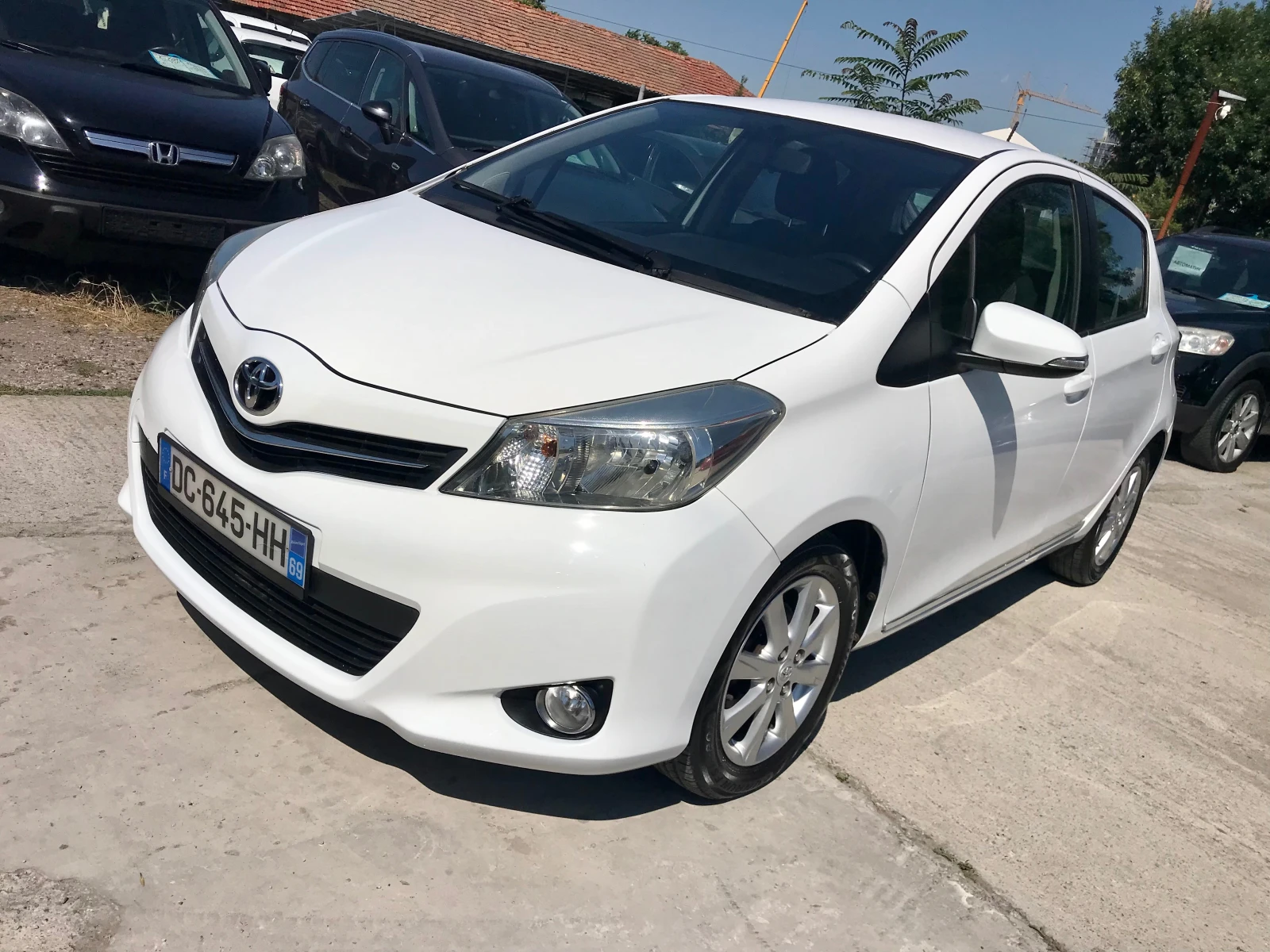 Toyota Yaris 1.4d-90kc.-2014g., снимка 3 - Автомобили и джипове - 53952181