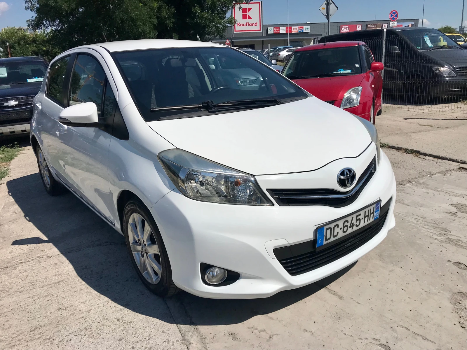 Toyota Yaris 1.4d-90kc.-2014g., снимка 2 - Автомобили и джипове - 53952181