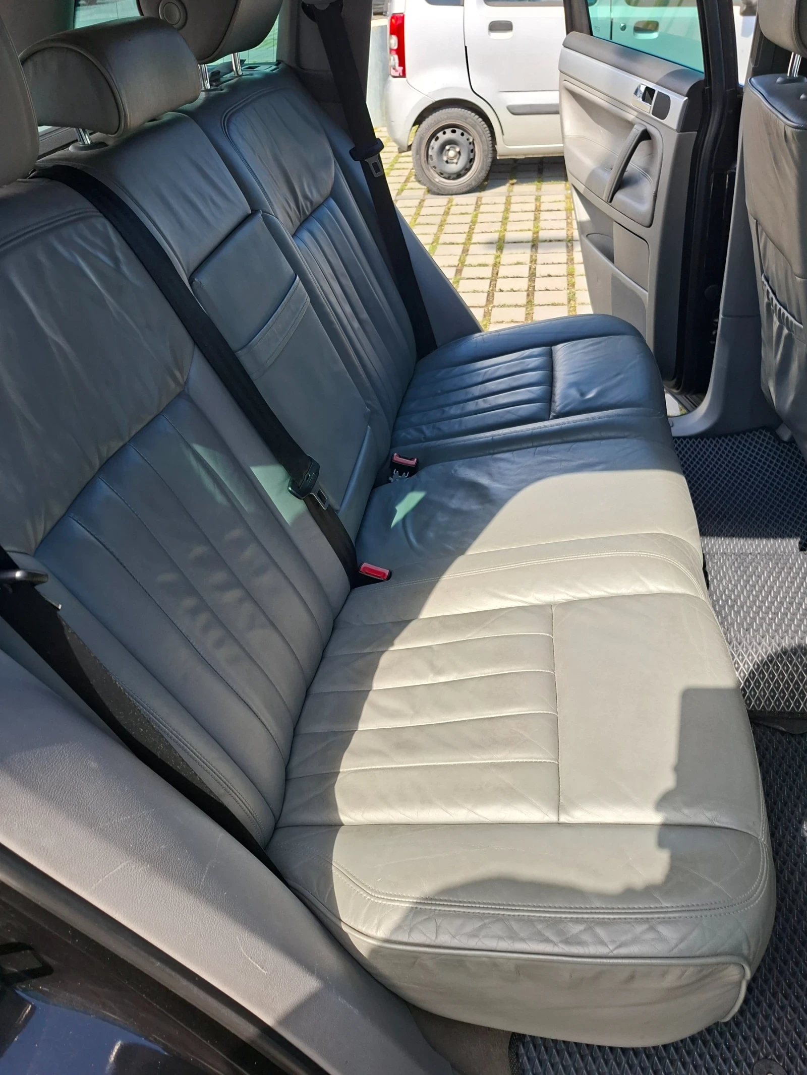 VW Touareg 3.0 TDI. , снимка 10 - Автомобили и джипове - 54285658