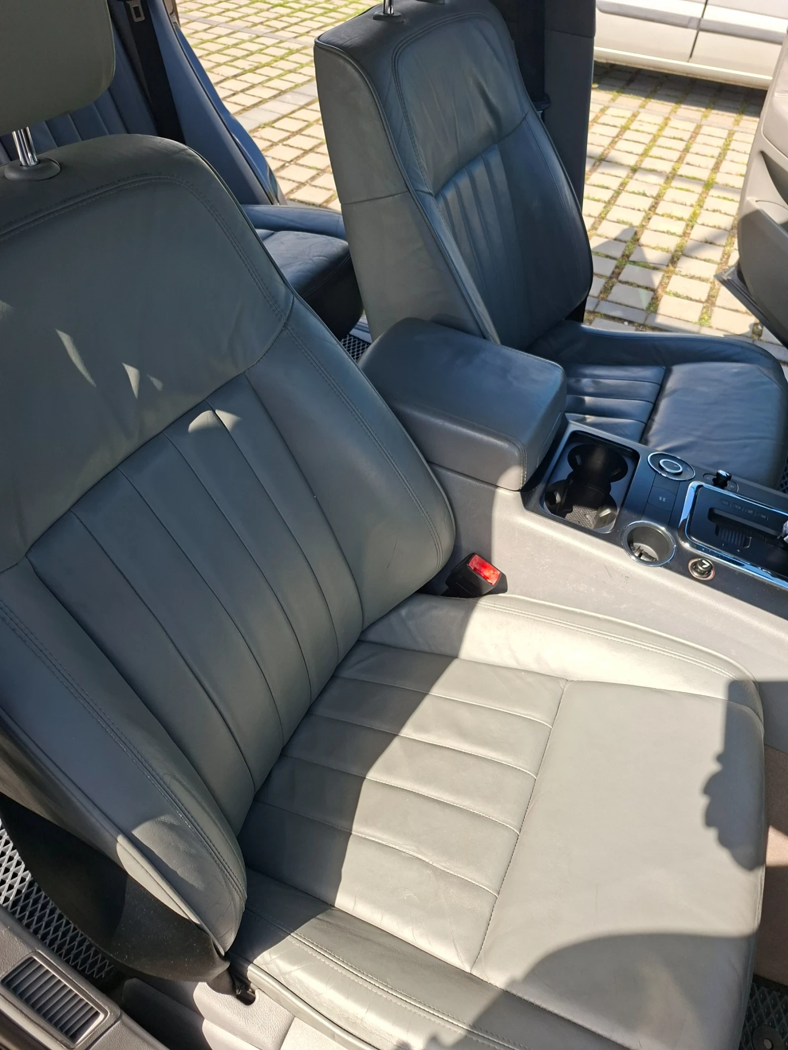 VW Touareg 3.0 TDI. , снимка 7 - Автомобили и джипове - 54285658