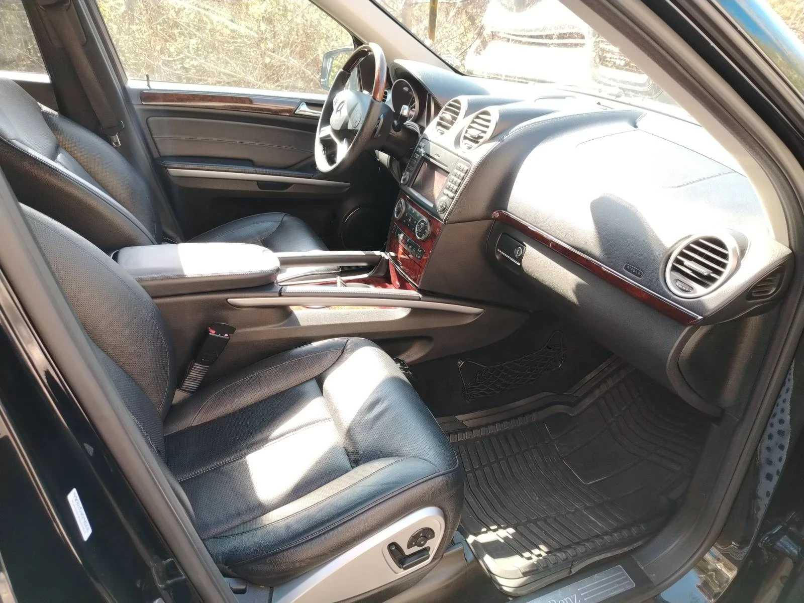 Mercedes-Benz GL 550, снимка 14 - Автомобили и джипове - 54313930