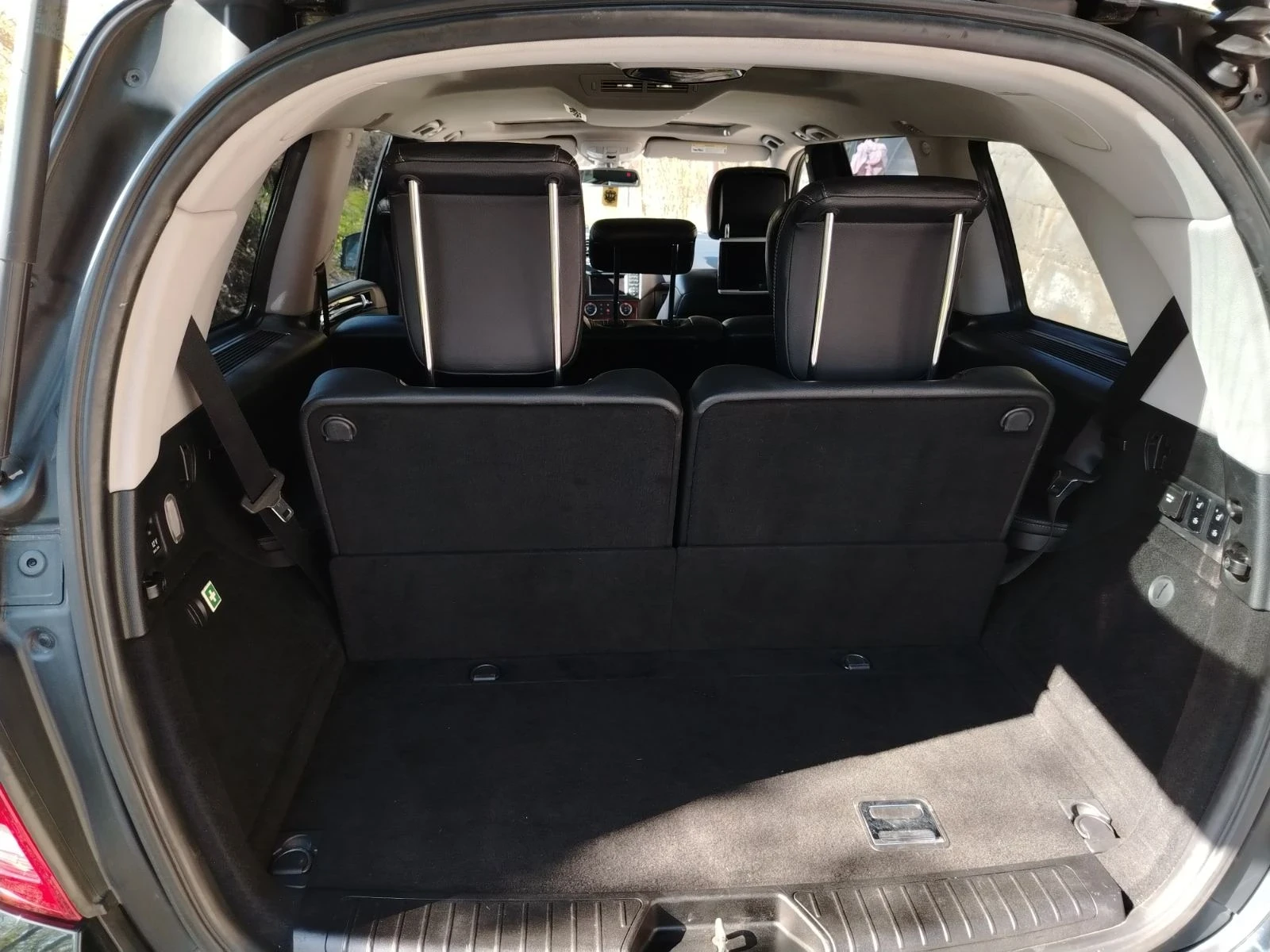 Mercedes-Benz GL 550, снимка 13 - Автомобили и джипове - 54313930