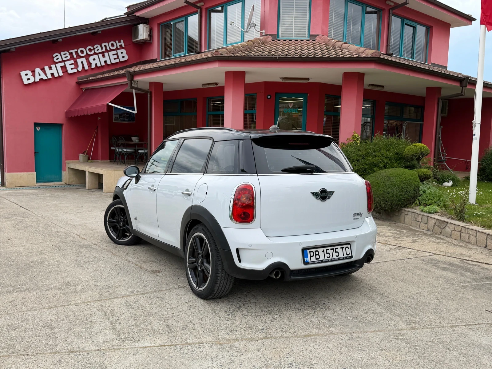 Mini Countryman S ALL4, снимка 13 - Автомобили и джипове - 54355415