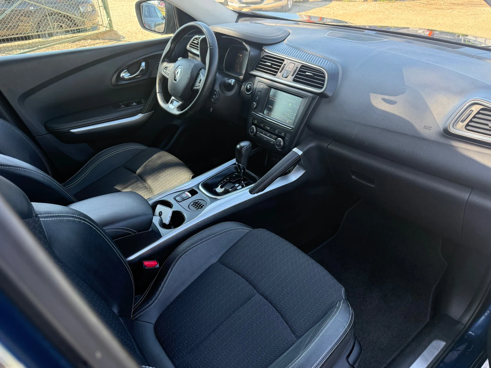 Renault Kadjar Автоматик, снимка 10 - Автомобили и джипове - 54598348