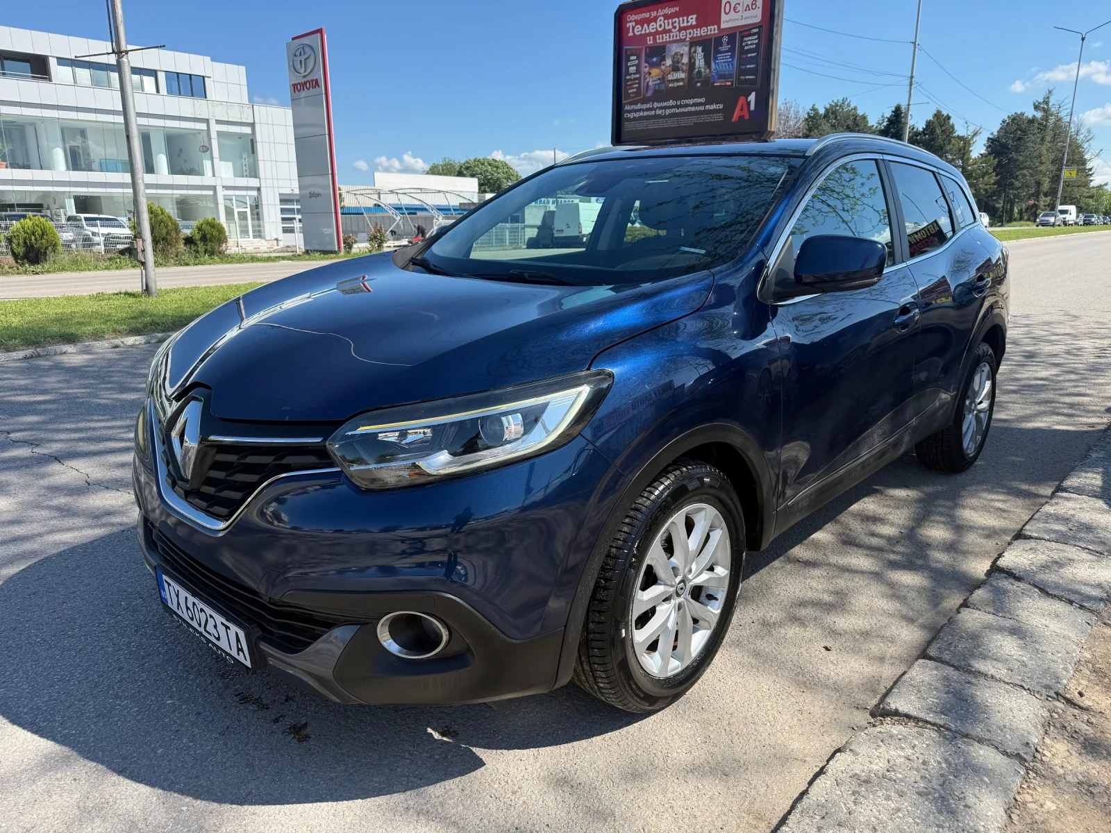 Renault Kadjar Автоматик, снимка 2 - Автомобили и джипове - 54598348