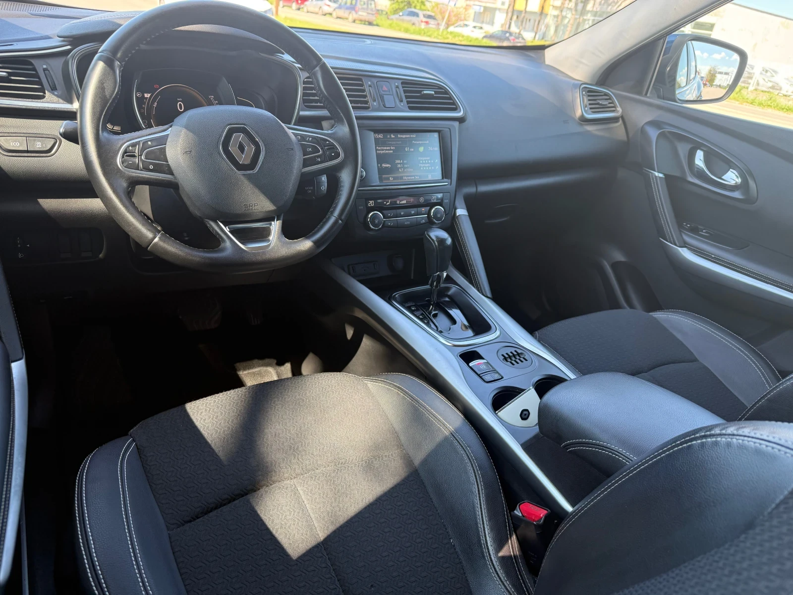 Renault Kadjar Автоматик, снимка 8 - Автомобили и джипове - 54598348