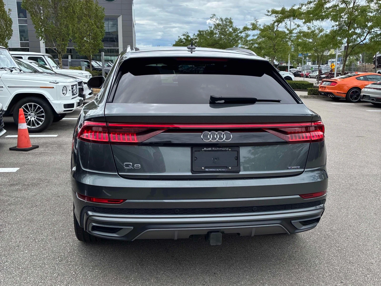 Audi Q8 3.0L FULL* PROGRESSIV PACK / CARFAX, снимка 4 - Автомобили и джипове - 54842510