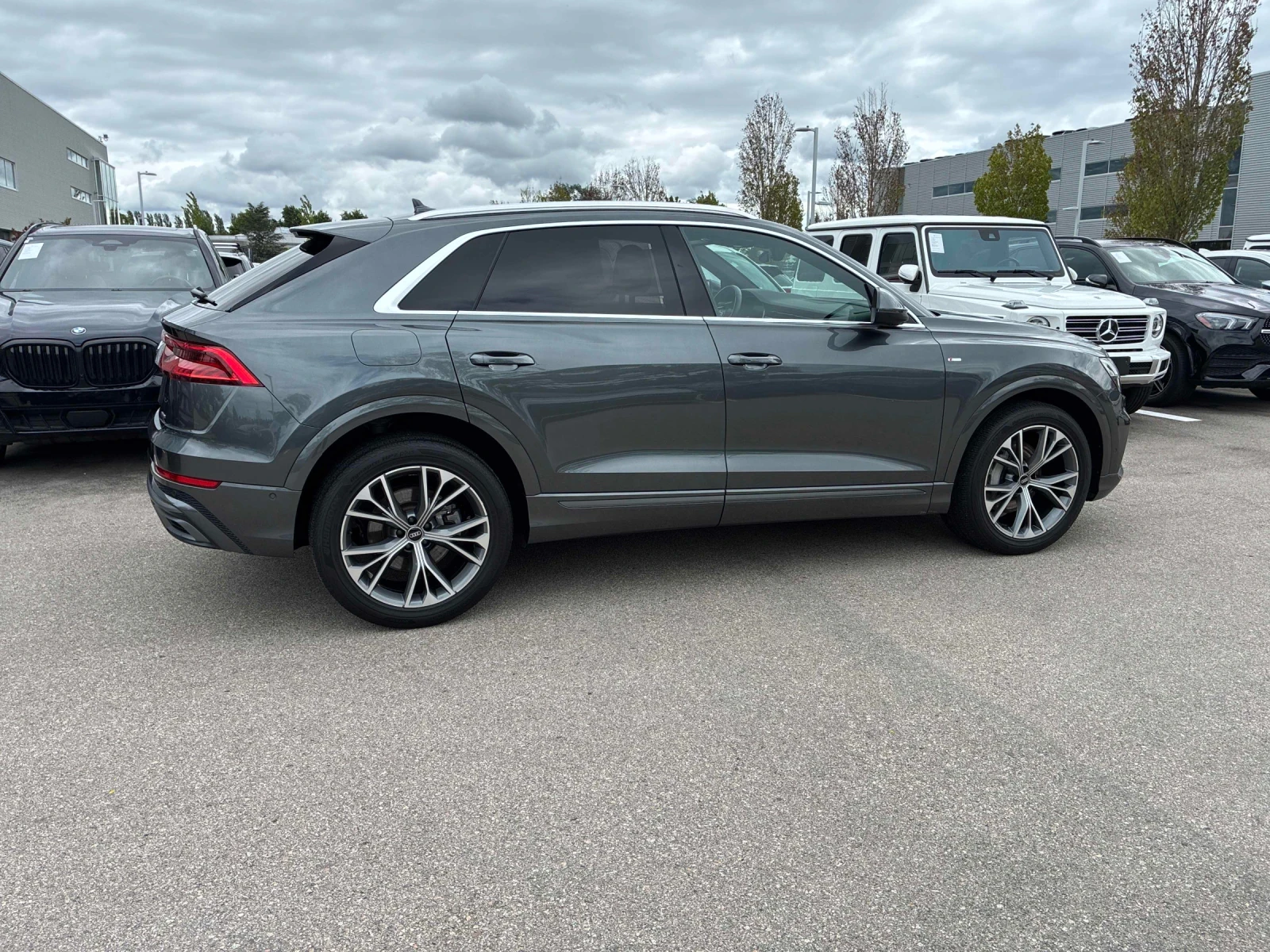 Audi Q8 3.0L FULL* PROGRESSIV PACK / CARFAX, снимка 5 - Автомобили и джипове - 54842510