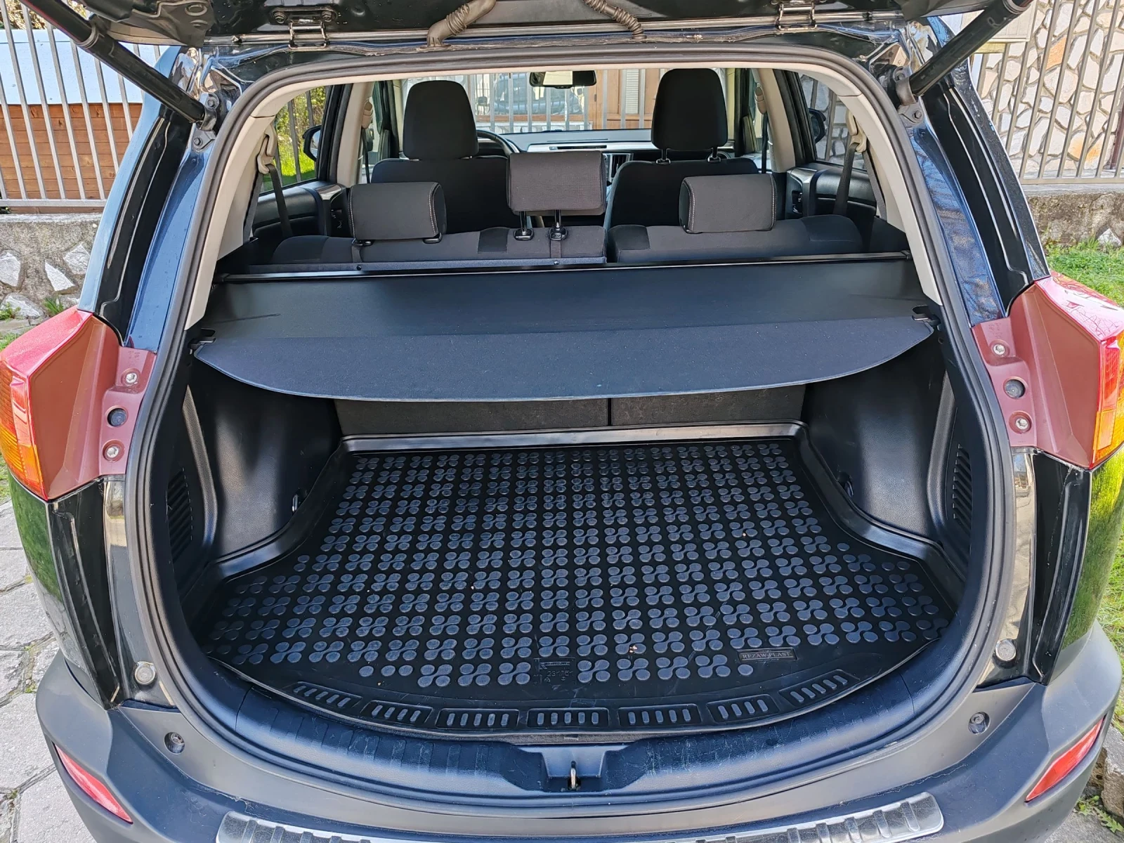 Toyota Rav4 2.2 150к, снимка 14 - Автомобили и джипове - 54900122