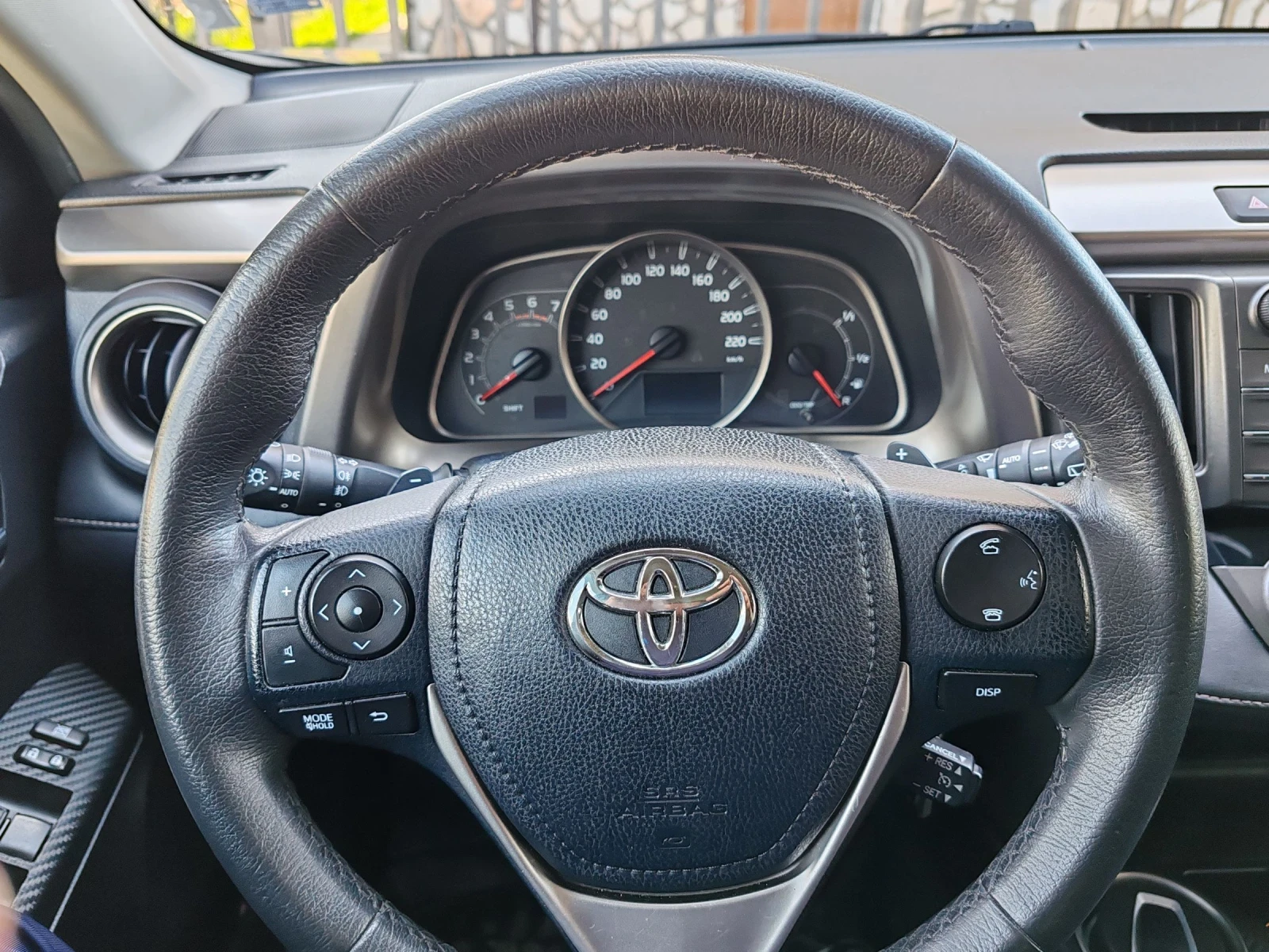 Toyota Rav4 2.2 150к, снимка 9 - Автомобили и джипове - 54900122