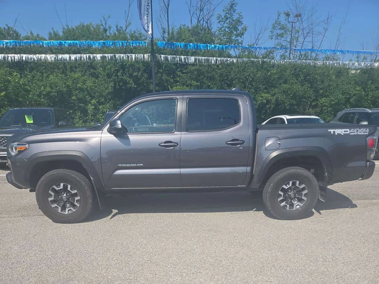 Toyota Tacoma * 4x4 Double Cab SB * CARFAX * ОПЦИЯ ЗА ФИНАНСИРАН, снимка 17 - Автомобили и джипове - 55326837