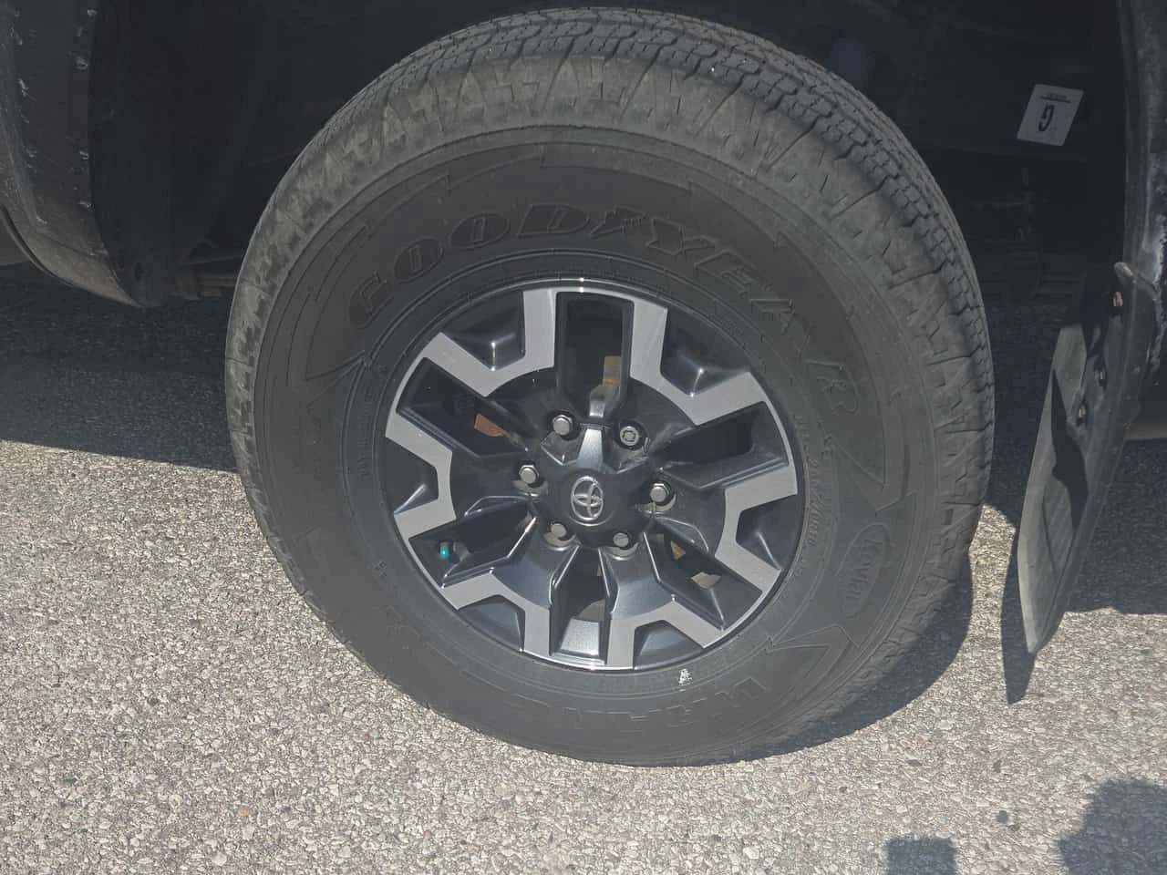 Toyota Tacoma * 4x4 Double Cab SB * CARFAX * ОПЦИЯ ЗА ФИНАНСИРАН, снимка 14 - Автомобили и джипове - 55326837