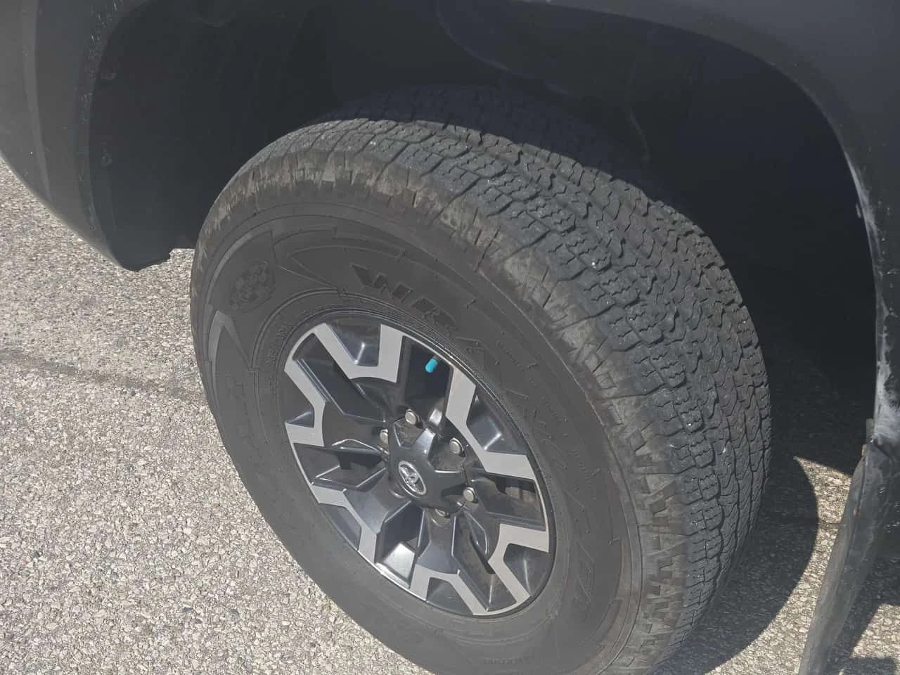Toyota Tacoma * 4x4 Double Cab SB * CARFAX * ОПЦИЯ ЗА ФИНАНСИРАН, снимка 7 - Автомобили и джипове - 55326837