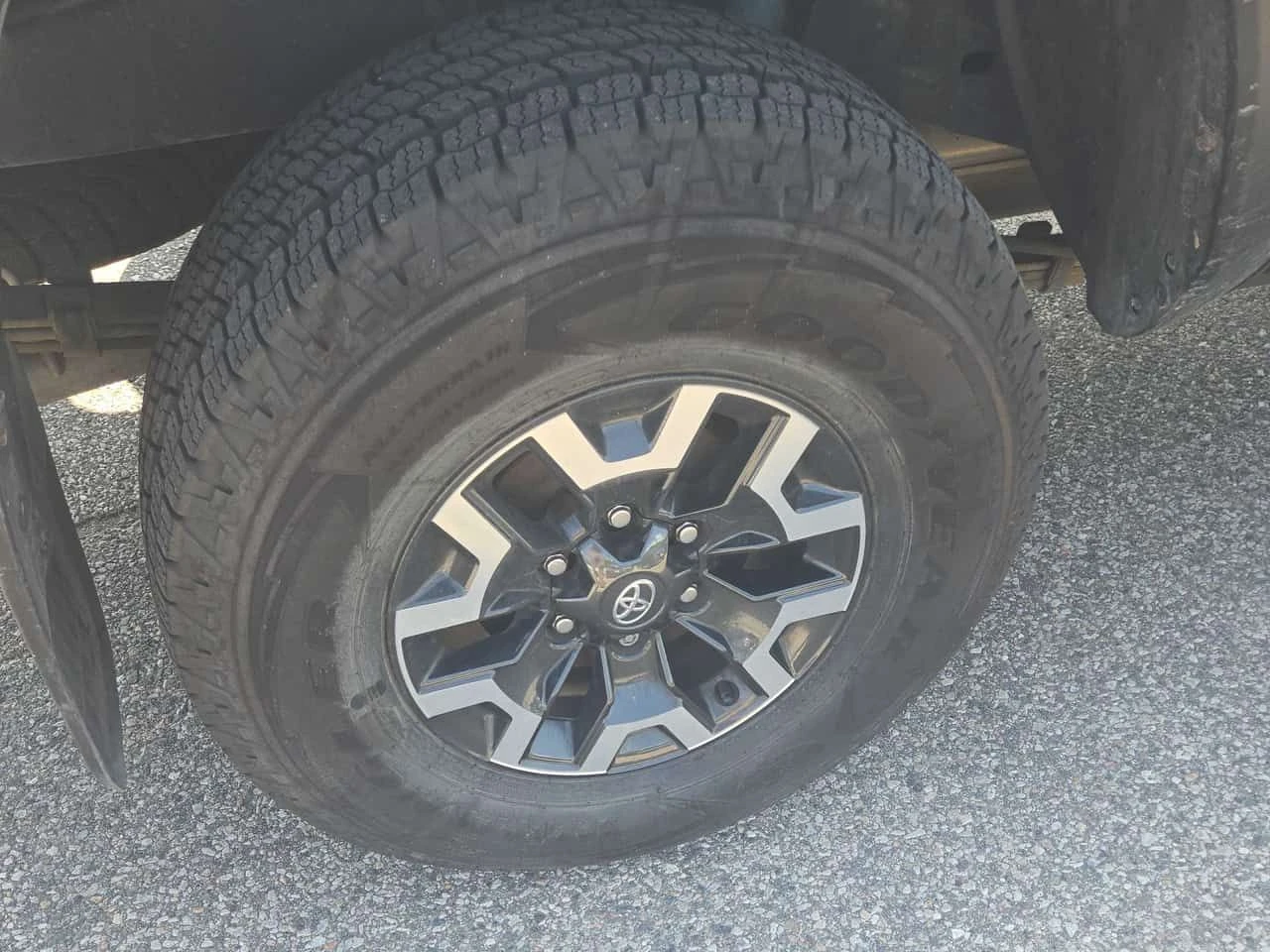 Toyota Tacoma * 4x4 Double Cab SB * CARFAX * ОПЦИЯ ЗА ФИНАНСИРАН, снимка 15 - Автомобили и джипове - 55326837