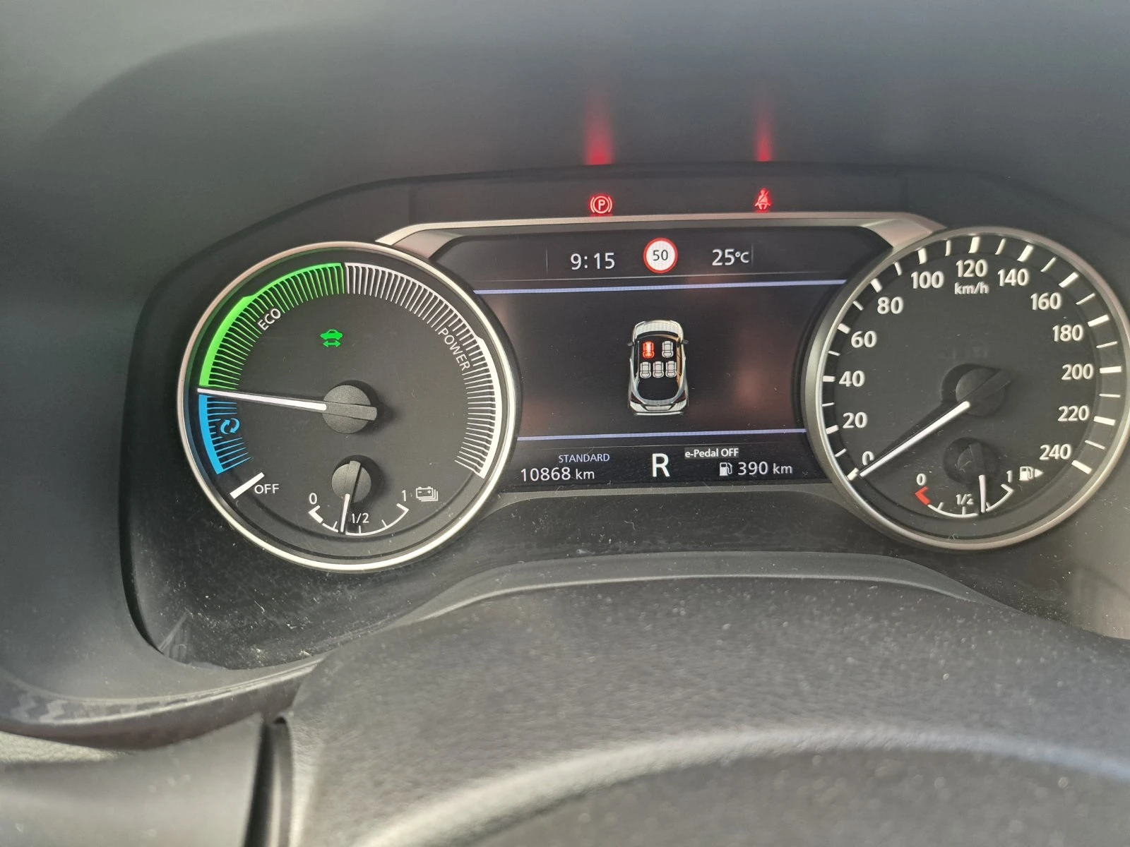 Nissan Juke 1.6 хибрид, снимка 11 - Автомобили и джипове - 56255547