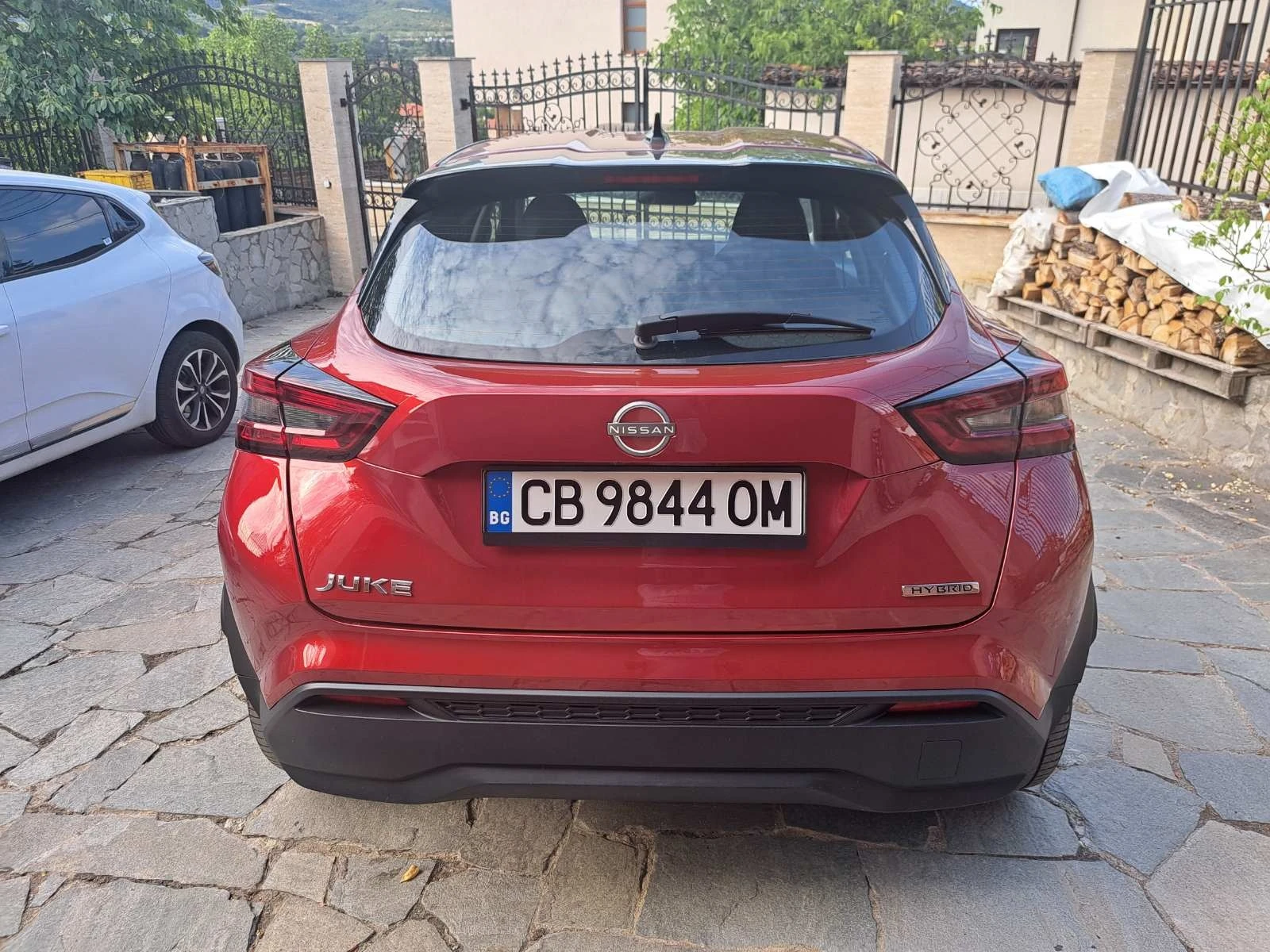 Nissan Juke 1.6 хибрид, снимка 2 - Автомобили и джипове - 56255547