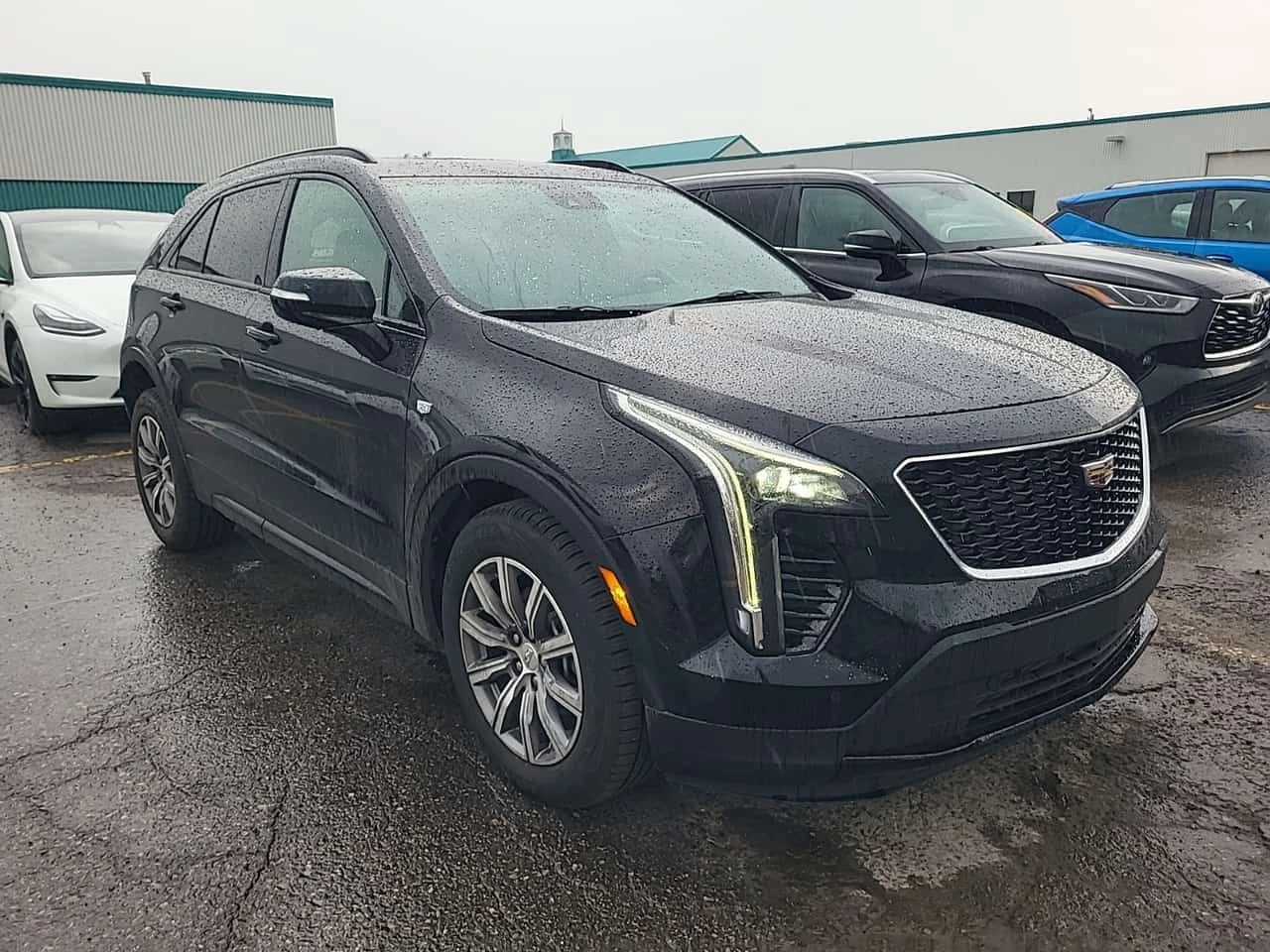 Cadillac XT4 AWD SPORT| HUD| PANO| ЗАДНА КАМЕРА| 2 КЛЮЧА| , снимка 2 - Автомобили и джипове - 56164677