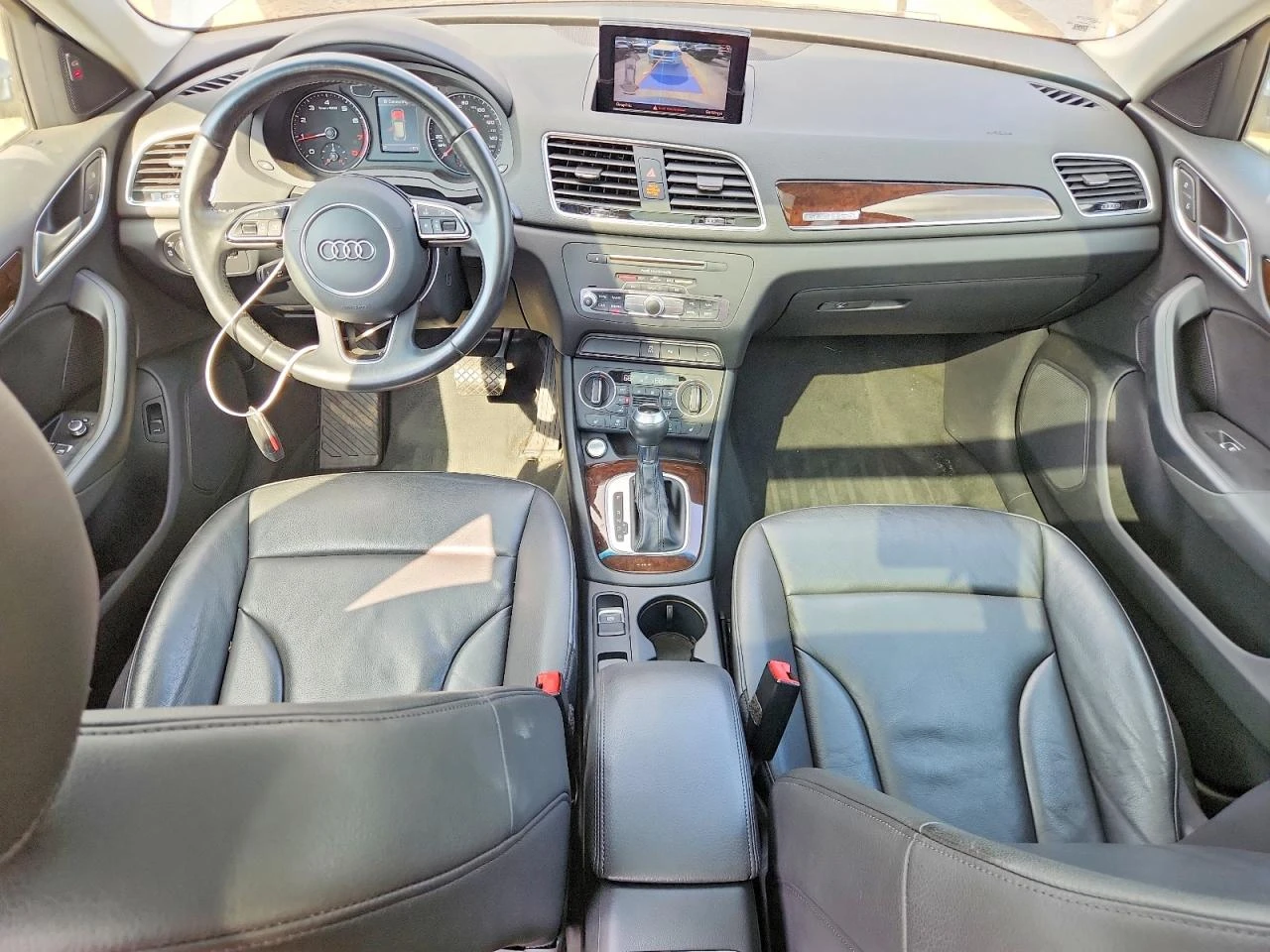 Audi Q3 2.0l Premium Plus, снимка 8 - Автомобили и джипове - 56348948