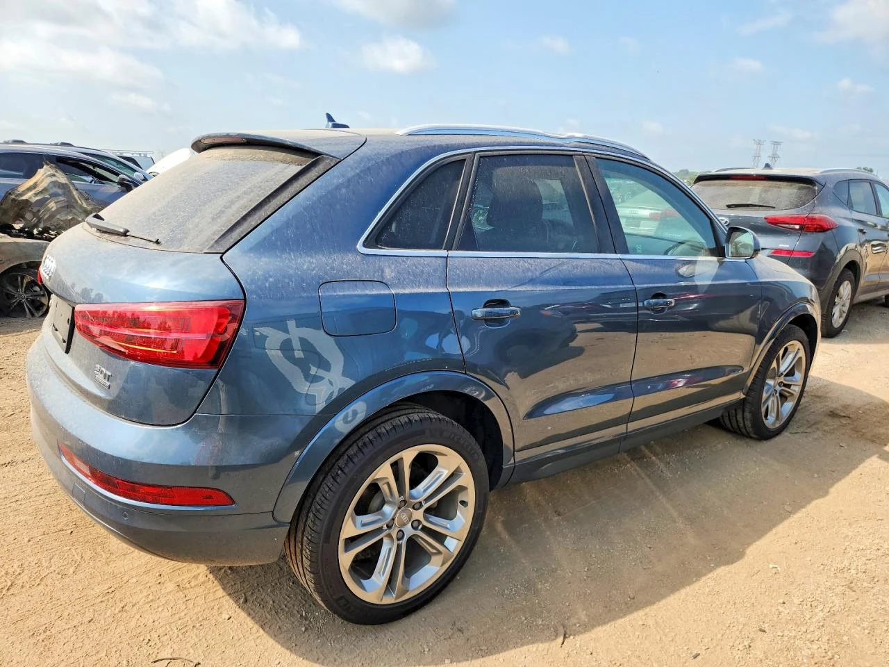 Audi Q3 2.0l Premium Plus, снимка 3 - Автомобили и джипове - 56348948