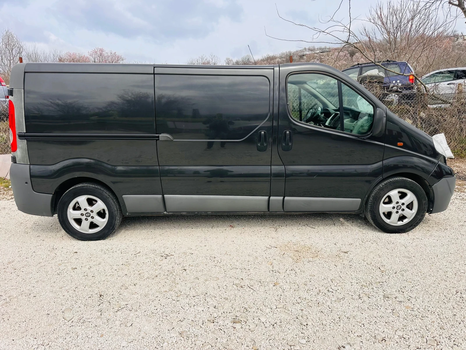 Opel Vivaro 2.0 CDTI 144PS, снимка 6 - Бусове и автобуси - 53913770