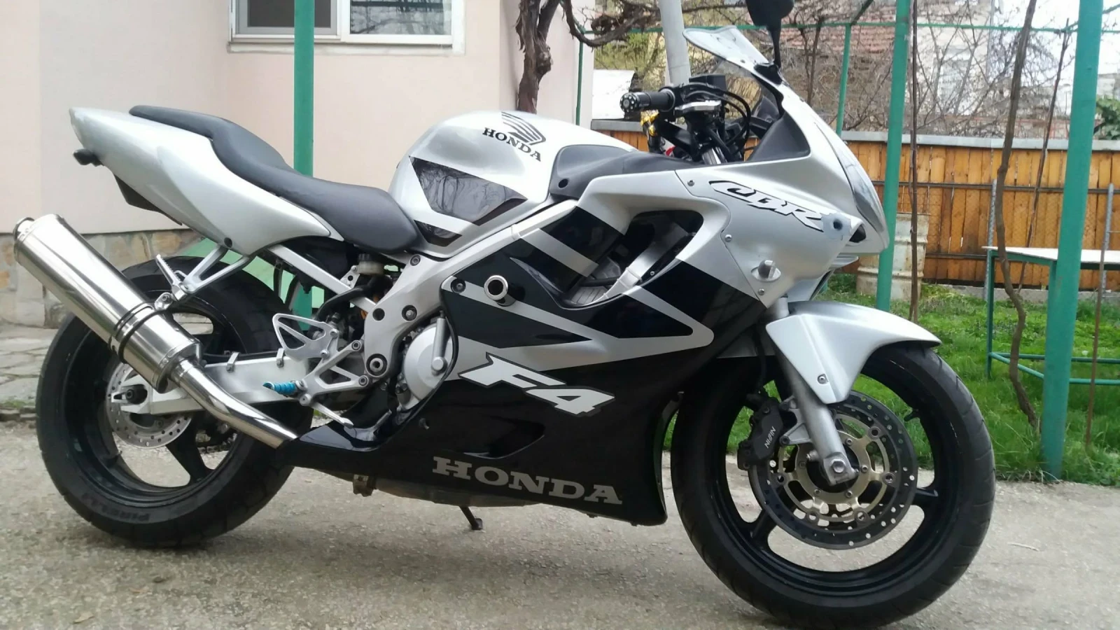 Honda Cbr 600 F4i, снимка 3 - Мотоциклети и мототехника - 54835898