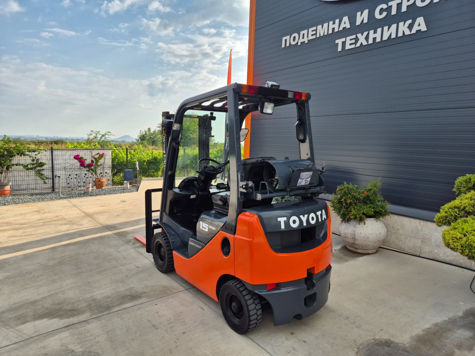 Мотокар Toyota АВТОМАТ / ГАЗ + БЕНЗИН / ПЕРФЕКТЕН !, снимка 3 - Индустриална техника - 55319977