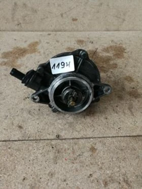 вакуум помпа Audi Porsche , снимка 1