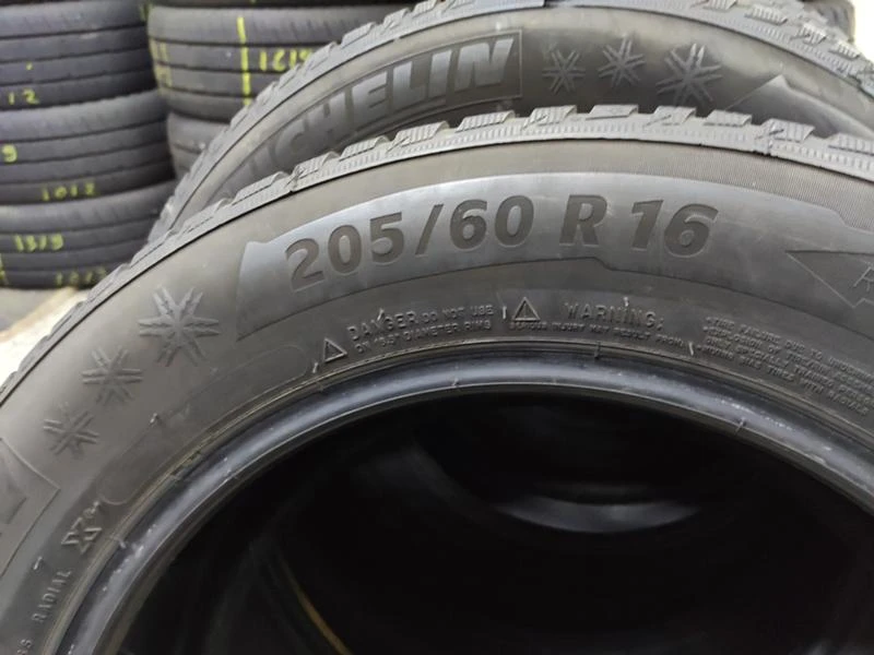 Гуми Зимни 205/60R16, снимка 11 - Гуми и джанти - 30983376