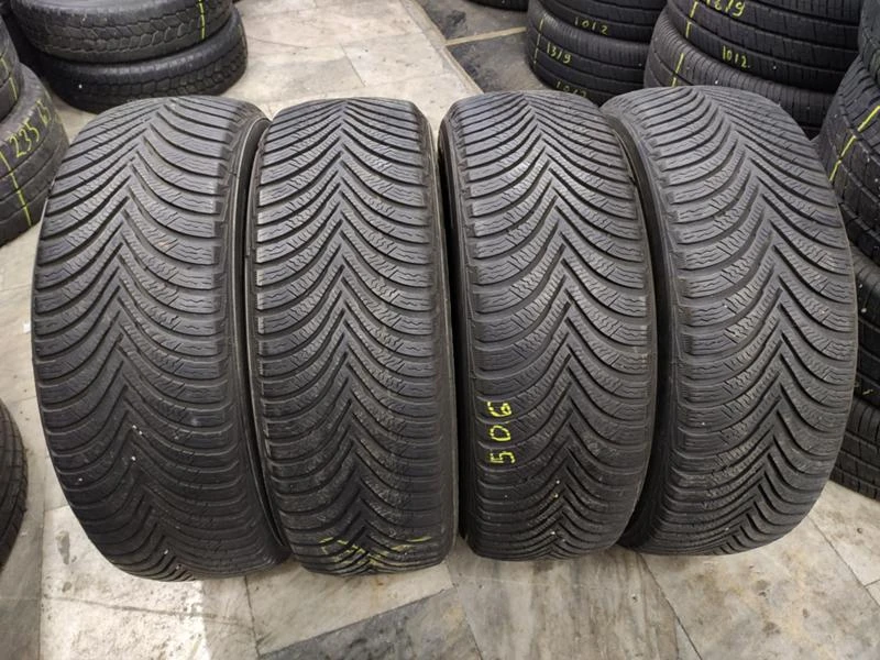 Гуми Зимни 205/60R16, снимка 5 - Гуми и джанти - 30983376