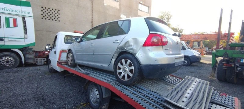 VW Golf, снимка 2 - Автомобили и джипове - 42653559