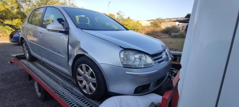 VW Golf, снимка 5 - Автомобили и джипове - 42653559