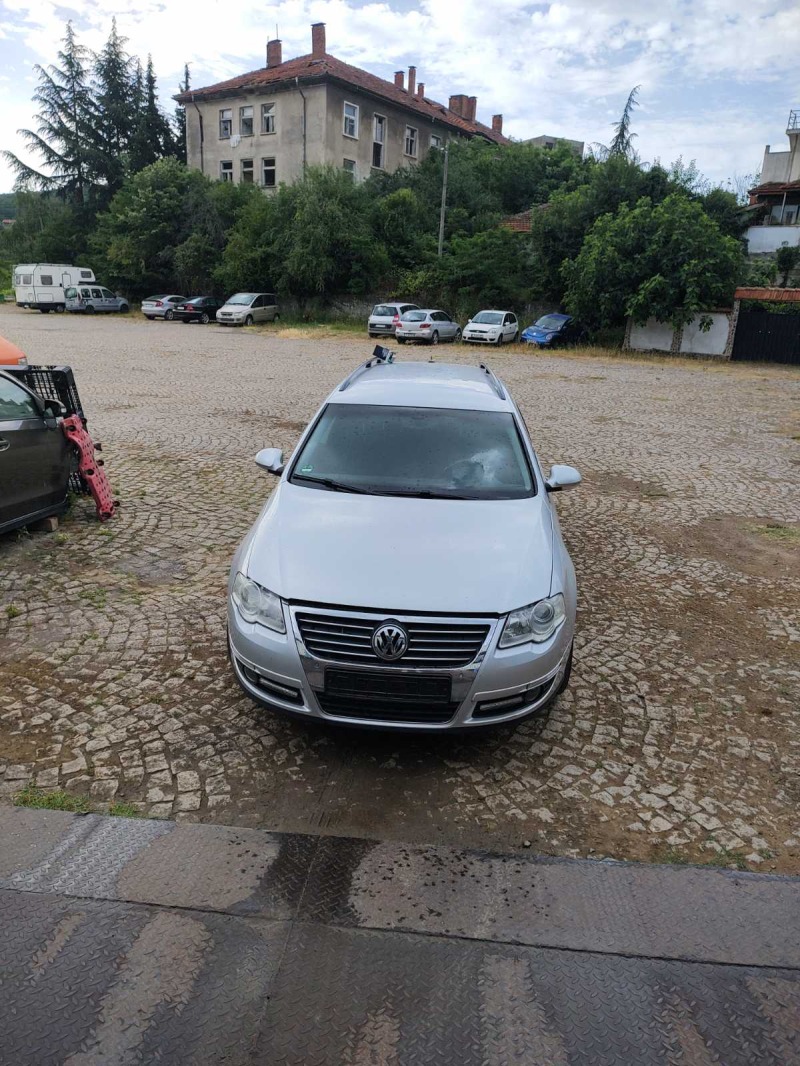 VW Passat, снимка 1 - Автомобили и джипове - 46290544