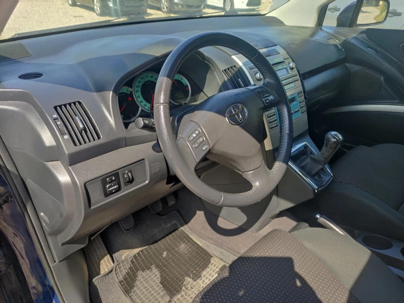 Toyota Corolla verso 1.6 като нов феис лифт, снимка 10 - Автомобили и джипове - 47401230