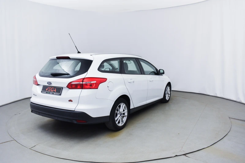 Ford Focus 1.5 TDCI E6 AUT., снимка 5 - Автомобили и джипове - 47381889