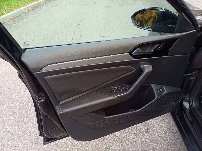 VW Jetta 1.4 TSI R line, снимка 10 - Автомобили и джипове - 52494218