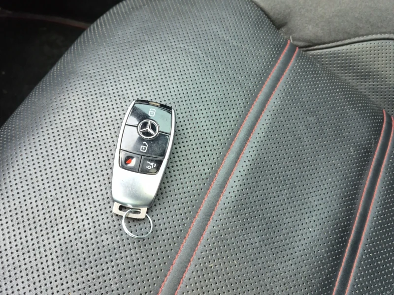 Mercedes-Benz E 43 AMG * АвтоКредит* , снимка 14 - Автомобили и джипове - 52591631