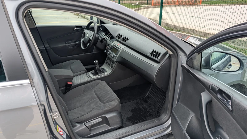 VW Passat, снимка 12 - Автомобили и джипове - 52775455