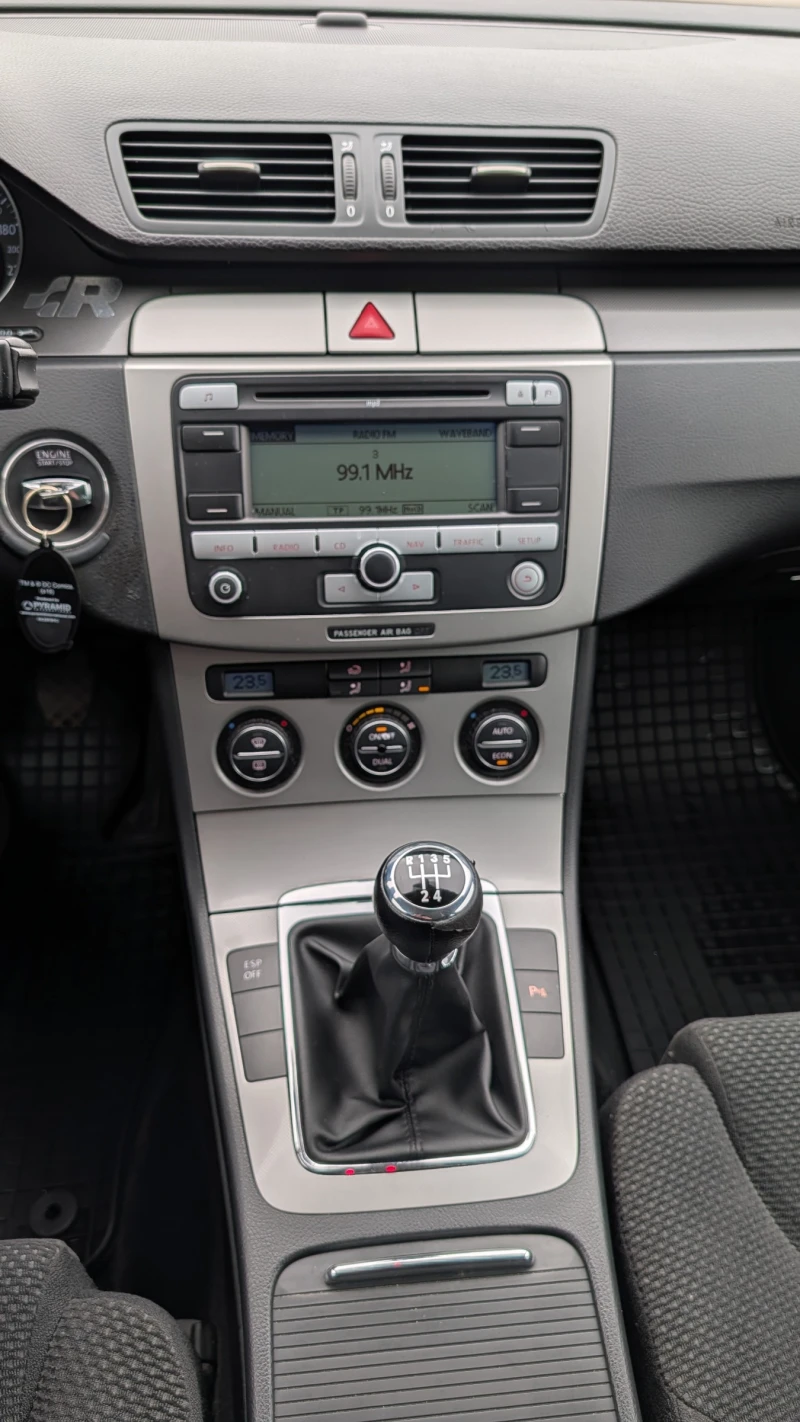 VW Passat, снимка 11 - Автомобили и джипове - 52775455