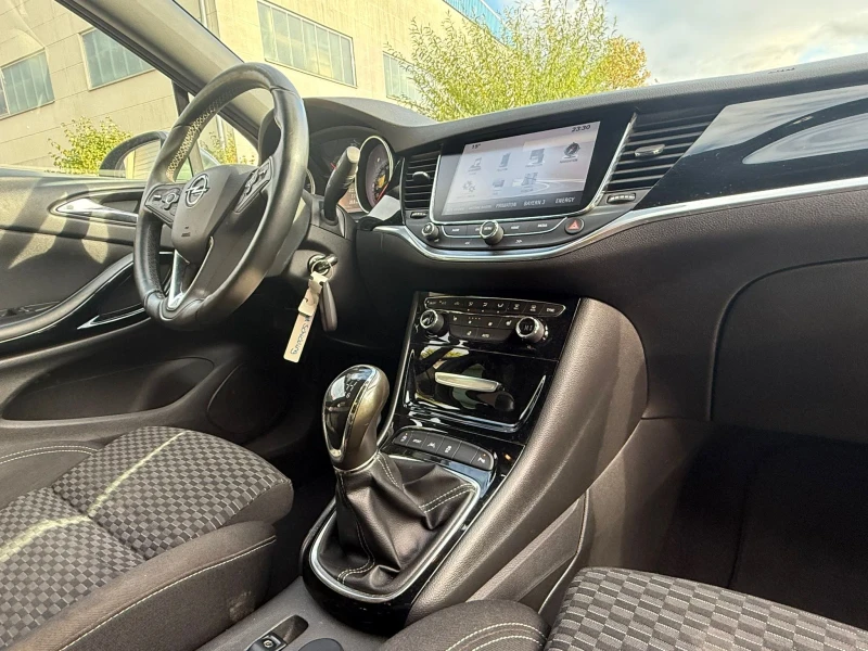 Opel Astra K Ultimate 1.6 Biturbo Sports Tourer, снимка 4 - Автомобили и джипове - 53181869
