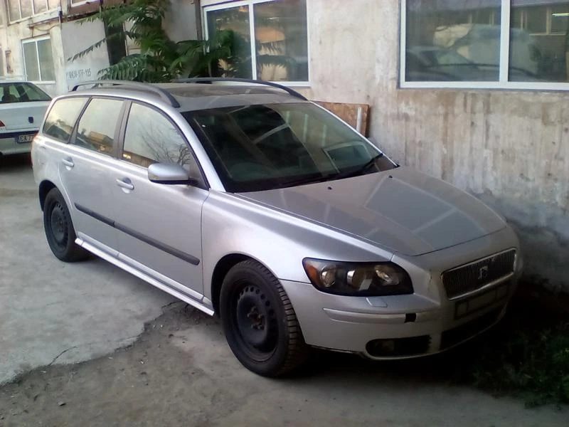 Volvo V50 2.4I, снимка 4 - Автомобили и джипове - 30537502